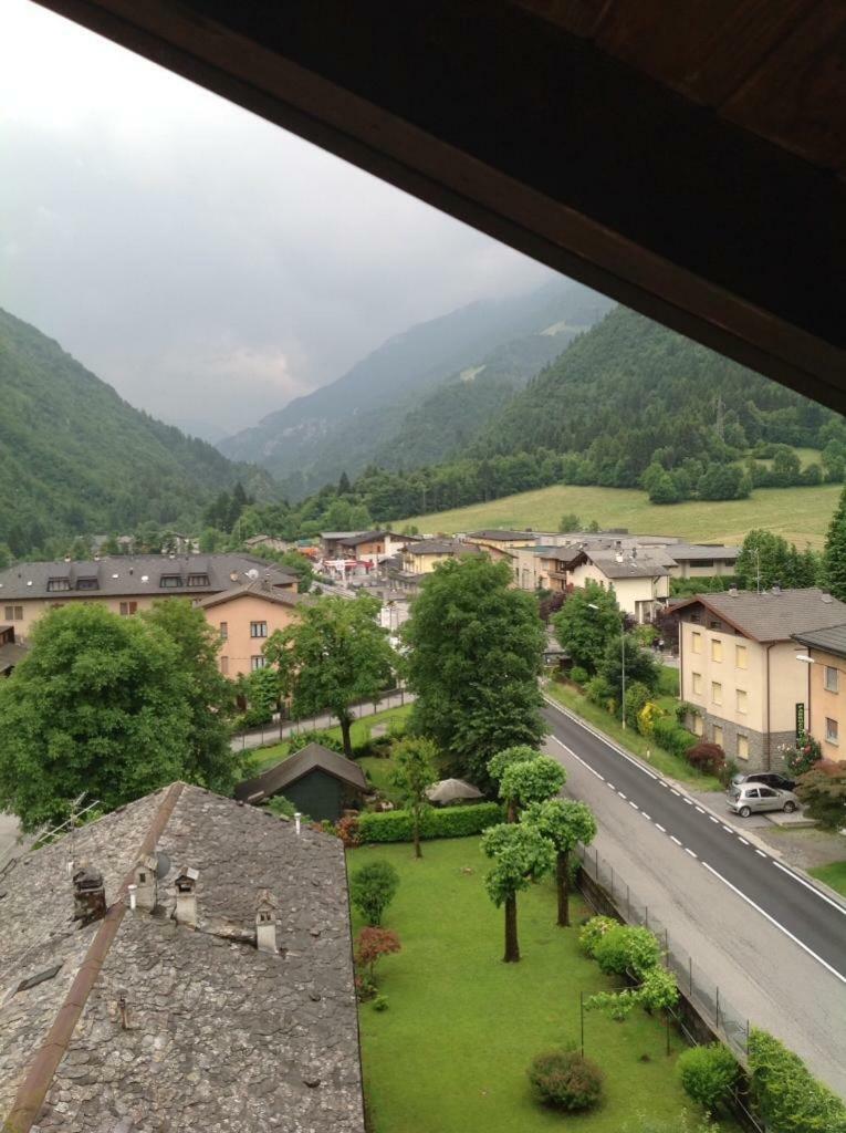 Hotel Ristorante 格罗莫 外观 照片